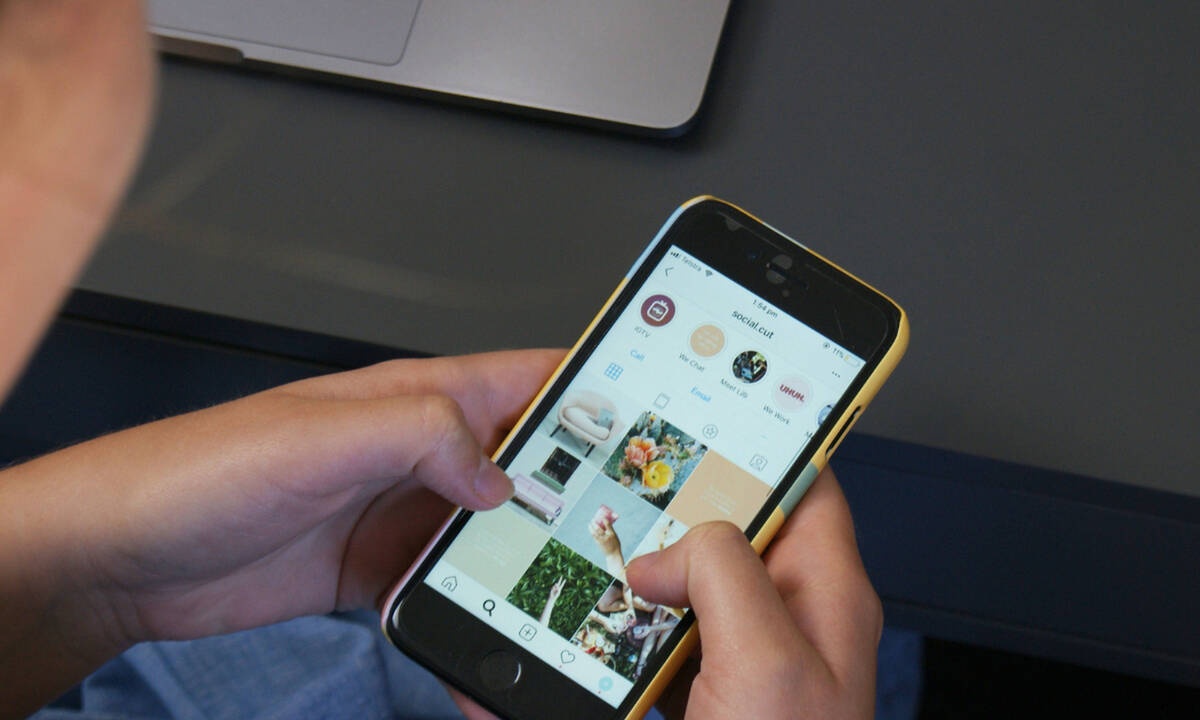 Γιατί ο πρώην σου βλέπει πρώτος τα stories σου στο Instagram: Υπάρχει εξήγηση