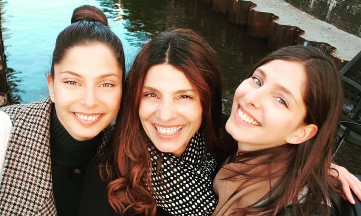 Πόπη Τσαπανίδου: Το συγκινητικό γράμμα της στις δίδυμες κόρες της (pics)