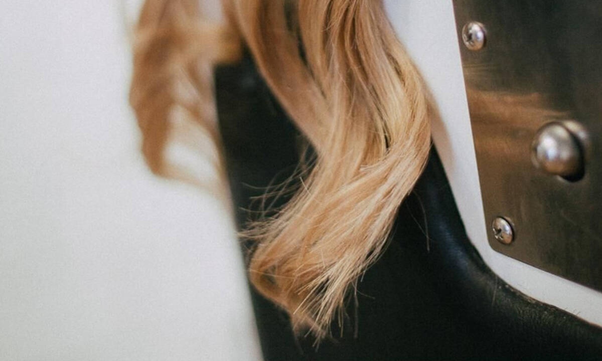 «Tι χρώμα να βάψω τα μαλλιά μου»; Αυτά είναι τα ΩΡΑΙΟΤΕΡΑ χρώματα μαλλιών 