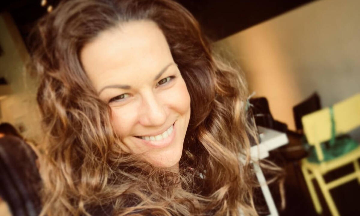 Αυτή είναι η εντυπωσιακή κόρη της Μάνιας Ντέλου (pics)