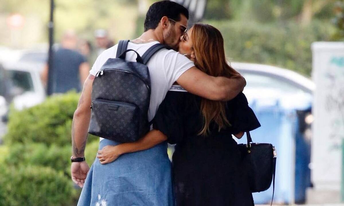  Ετεοκλής Παύλου: Ο άντρας της Ελένης Χατζίδου αλλάζει το μωρό και η φωτό γίνεται viral (Photos) 