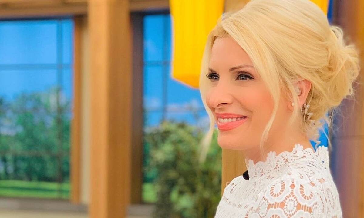 Το οικογενειακό γλέντι της Ελένης για τα γενέθλιά της και η αναμνηστική φωτό που μας ξετρέλανε