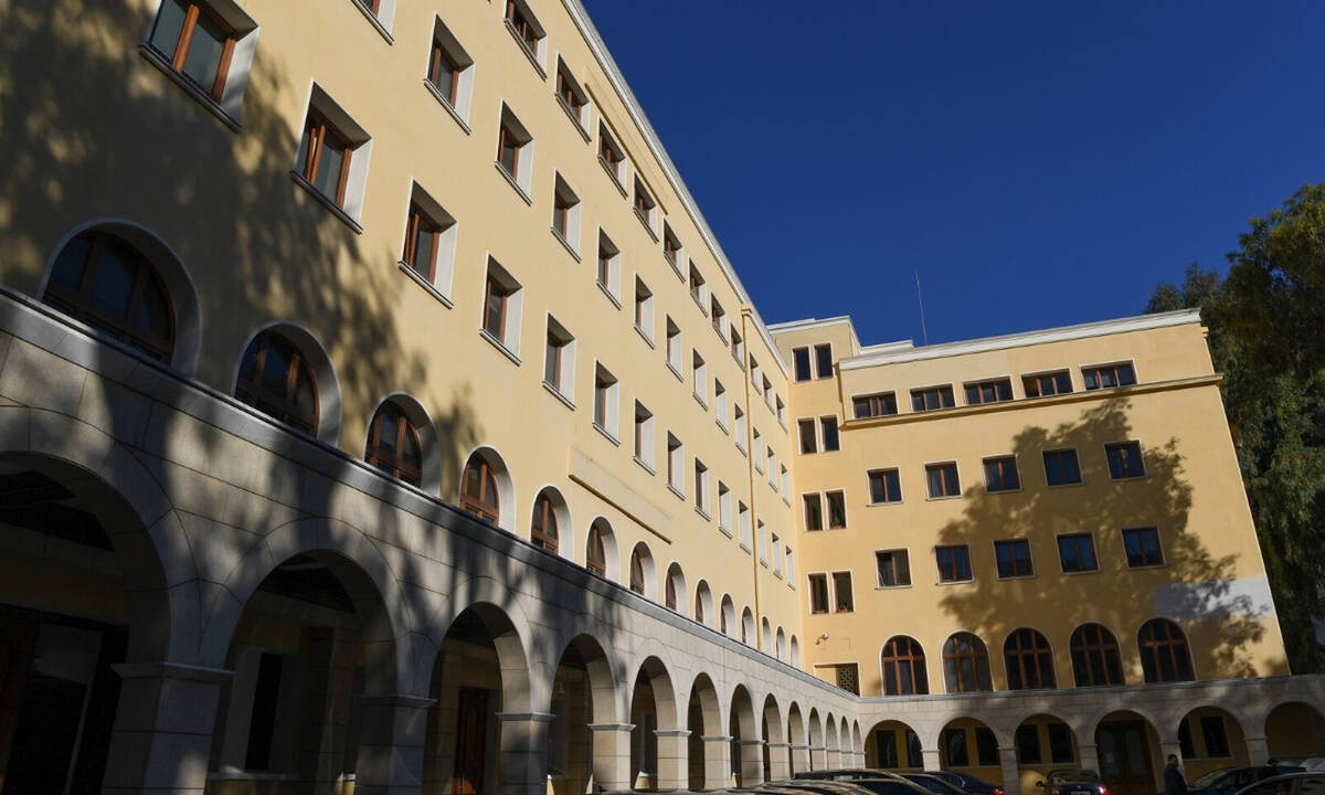 Εκκλησία της Ελλάδας: Τέλος οι κηδείες και τα μνημόσυνα