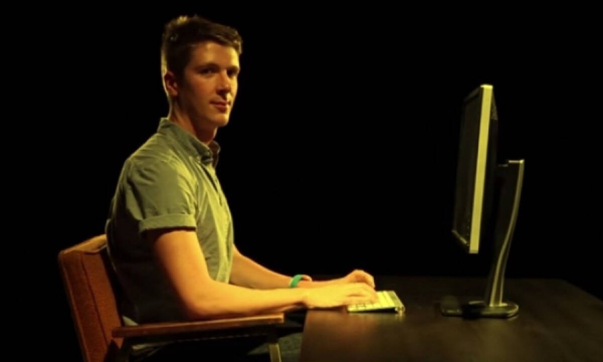 Η σωστή στάση σώματος στο γραφείο (pics+vid)