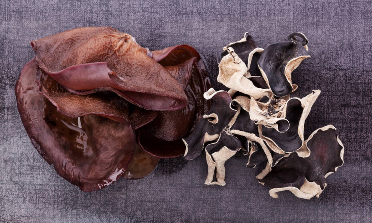 Μαύρα μανιτάρια: 5 σημαντικοί λόγοι για να τα εντάξετε στη διατροφή σας (εικόνες)