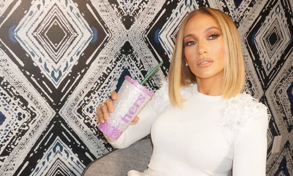 Πέντε styling tricks που θα σε κάνουν να δείχνεις πιο αδύνατη σε 2'