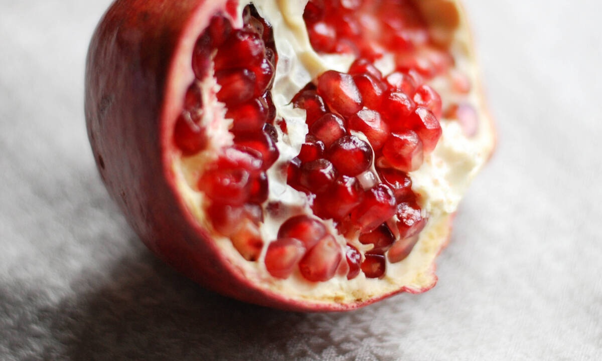 Πώς θα καθαρίσεις ένα ρόδι μέσα σε 60”