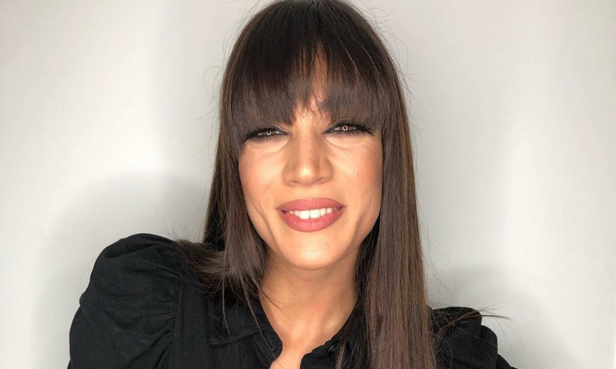 Legs for days: H Ήβη Αδάμου φοράει κοντό φόρεμα και μας δείχνει τα τέλεια πόδια της (photos)