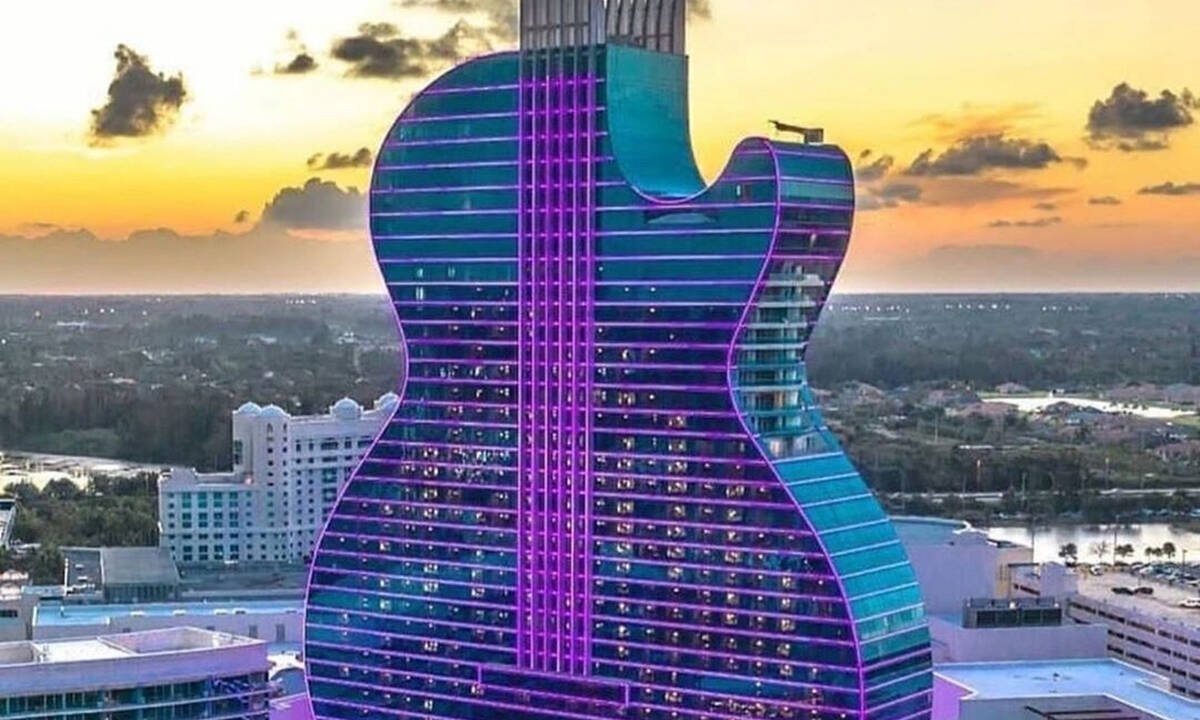 Το πρώτο ξενοδοχείο σε σχήμα κιθάρας άνοιξε στην Florida