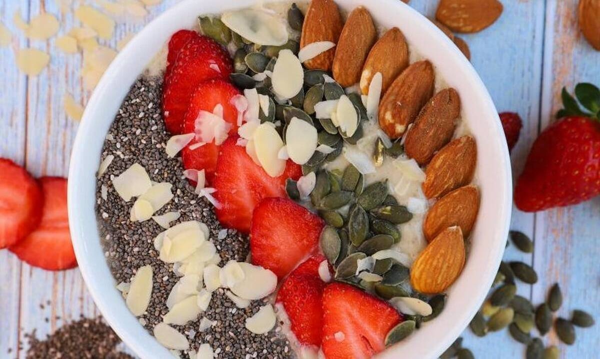 Υγιεινό μπολ (Buddha bowl) με μάνγκο και αμύγδαλα- Θα το λατρέψετε!