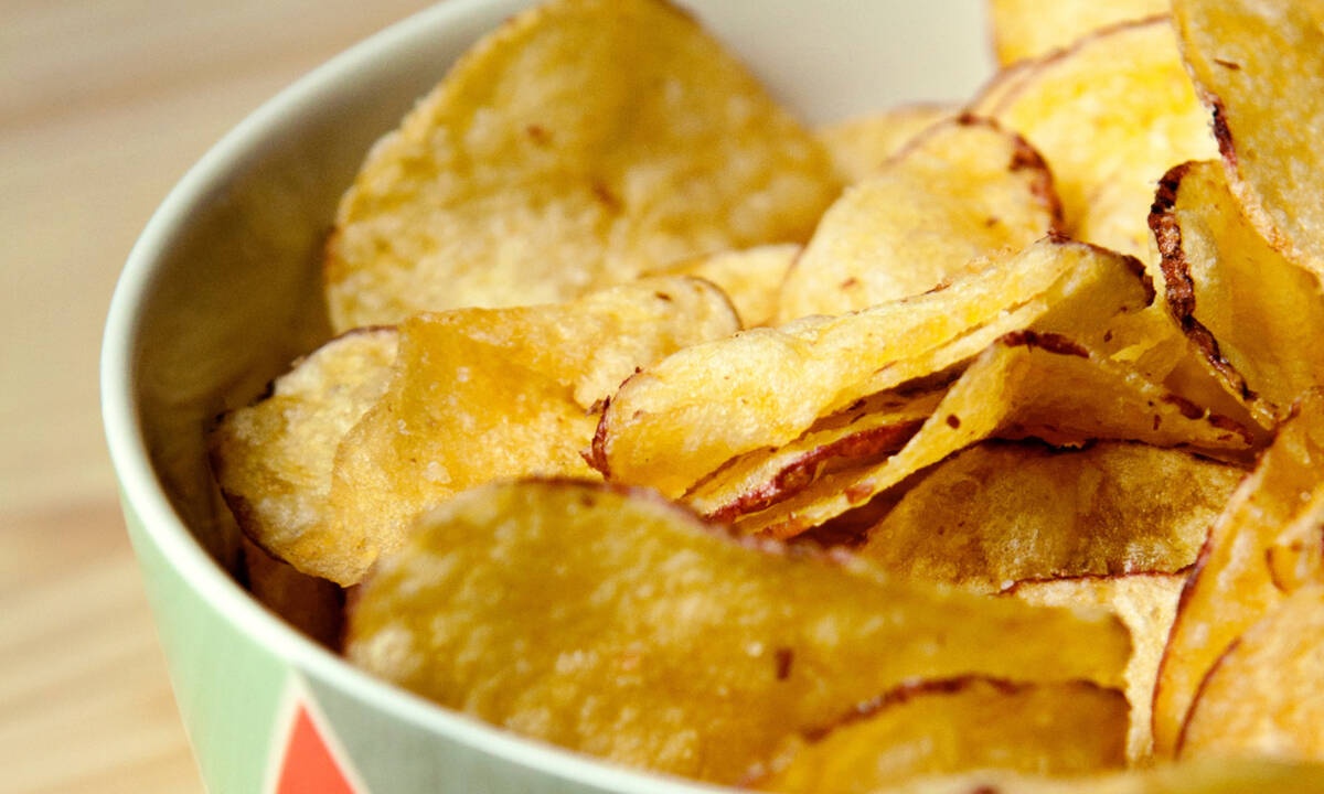 Πώς θα κλείσεις τη σακούλα με τα πατατάκια μέχρι την επόμενη φορά που θα φας