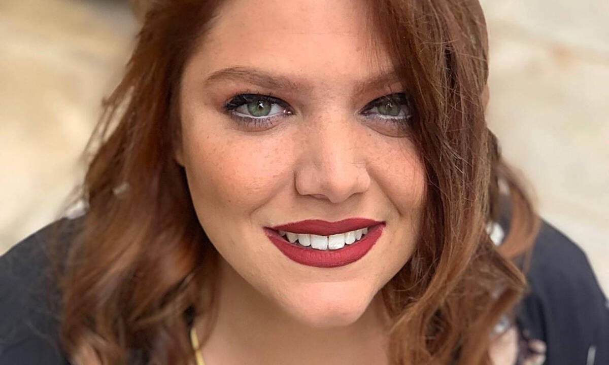 Έχεις ακούσει τη Δανάη Μπάρκα να τραγουδάει acapella; Η φωνή της θα σε μαγέψει