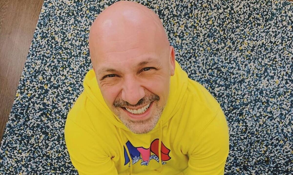 Φωτογραφία ντοκουμέντο: Δείτε τον Νίκο Μουτσινά με μαλλιά (Photos)