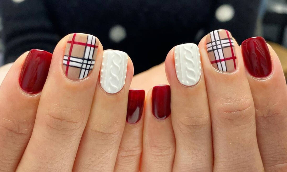 Αν δεν κάνεις τα Χριστούγεννα #SweaterNails τότε πότε θα κάνεις;