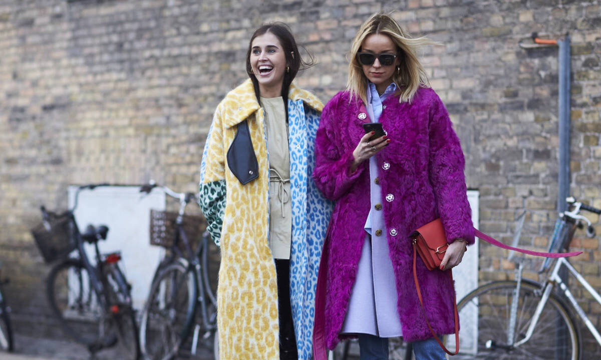 Πολύχρωμα πανωφόρια το χειμώνα και πώς να τα φορέσεις