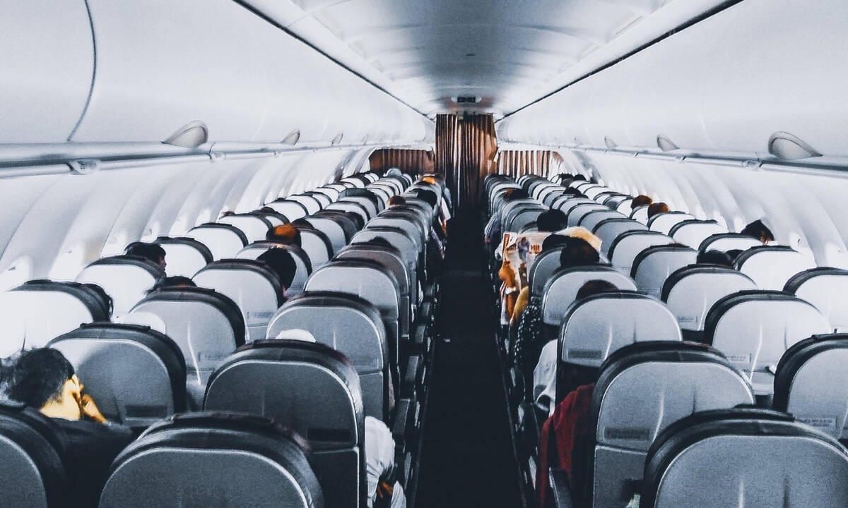 Οι αεροπορικές εταιρείες φέρουν ευθύνη για εγκαύματα επιβατών από ζεστά ροφήματα