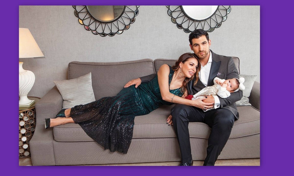 Ελένη Χατζίδου: Τα πρώτα Χριστούγεννα με την κόρη της – Δες όλες τις φώτο της μικρής και θα λιώσεις!