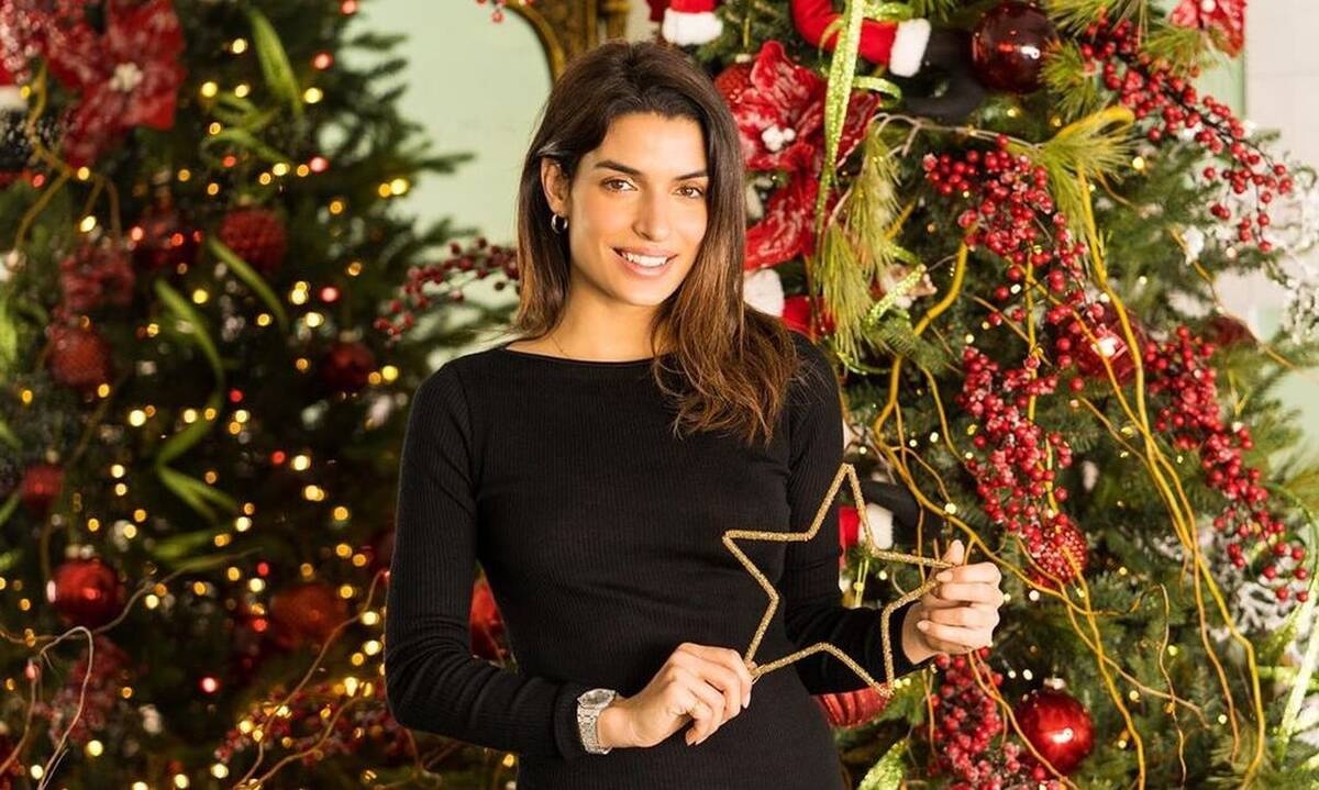 Η Τόνια Σωτηροπούλου μας συστήνει τη μαμά της και θα πάθεις πλάκα! Είναι ολόιδιες (Photos)