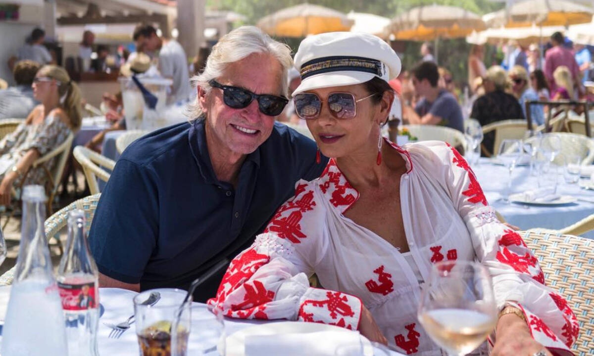 Διάσημα ζευγάρια με μεγάλη διαφορά ηλικίας (vid)