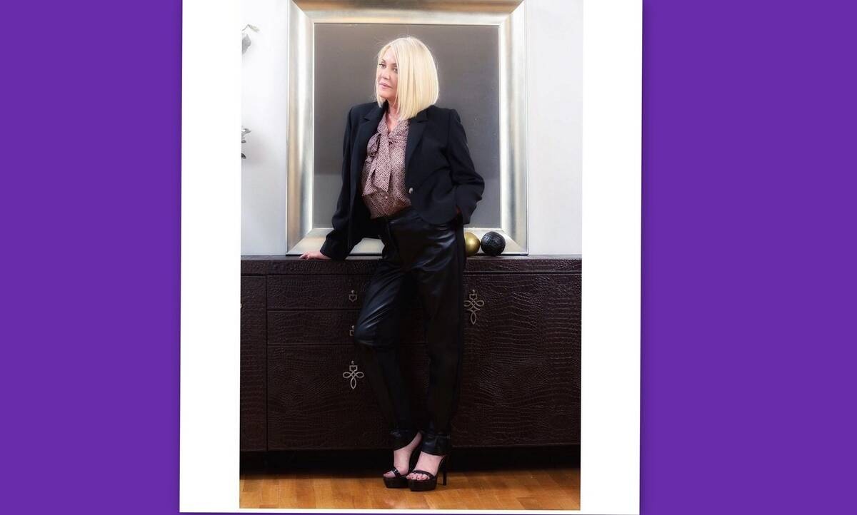 Πρωτοχρονιά 2020: Η Κορομηλά έκανε ρεβεγιόν στο σπίτι της - Θα εντυπωσιαστείς με το σαλόνι της! 