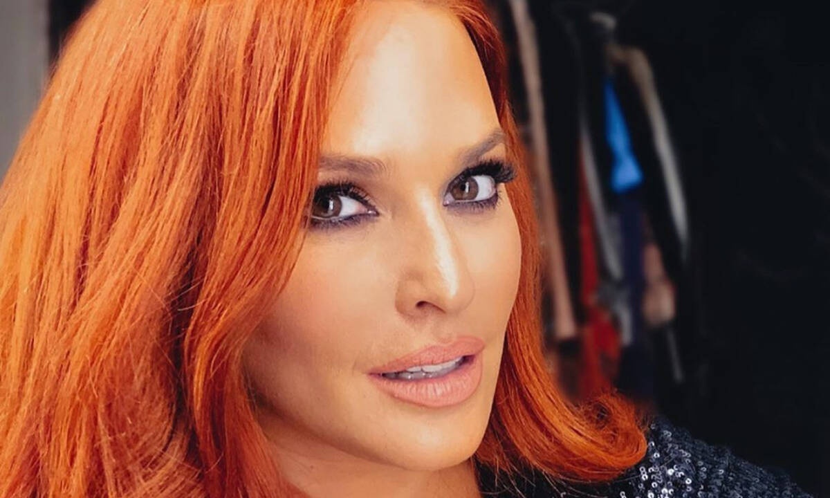 Η Σίσσυ Χρηστίδου φόρεσε το πιο μοντέρνα θηλυκό φόρεμα για τον επόμενο καφέ σου