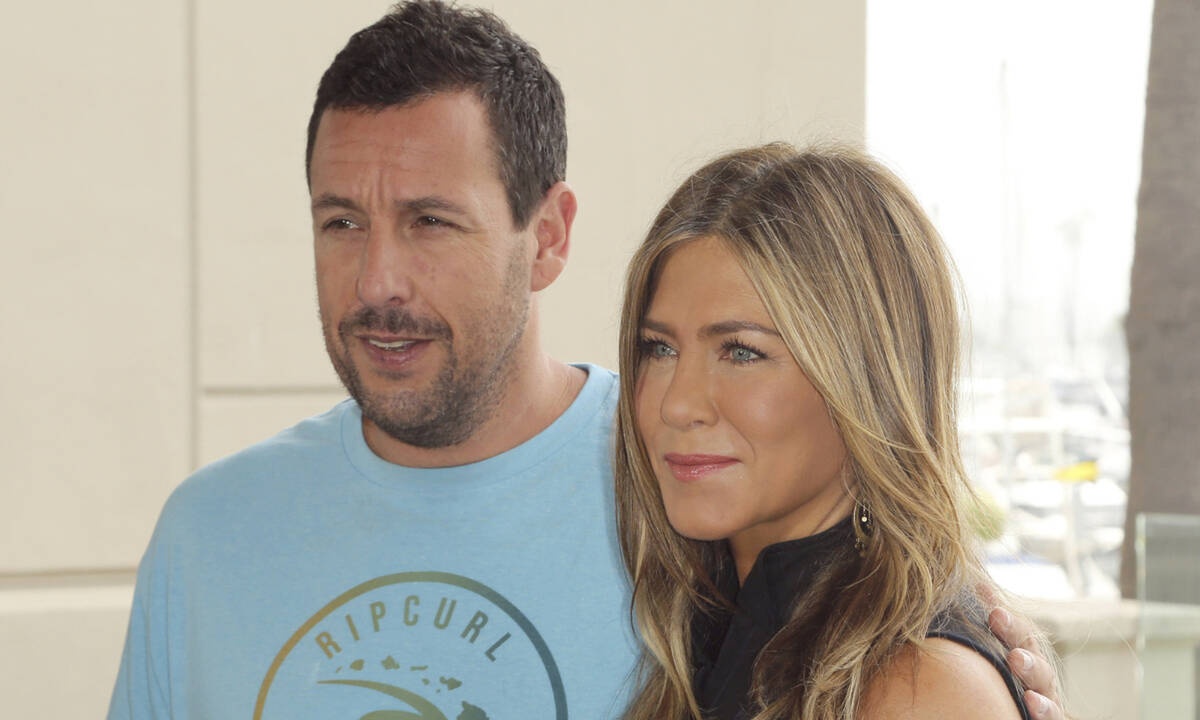 Η Jennifer Aniston αποκάλυψε πως ο Adam Sandler ...φιλάει υπέροχα!
