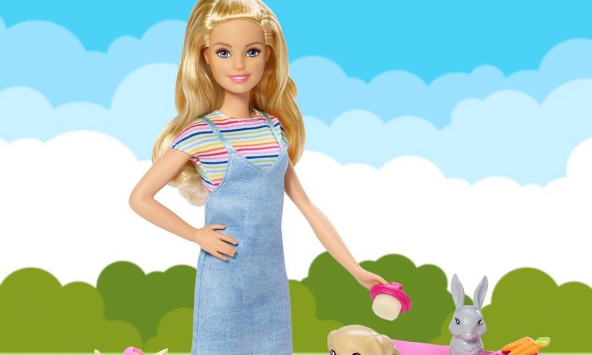 Εσύ ξέρεις ποιο είναι ολόκληρο το όνομα της Barbie; Ναι, έχει κι επίθετο