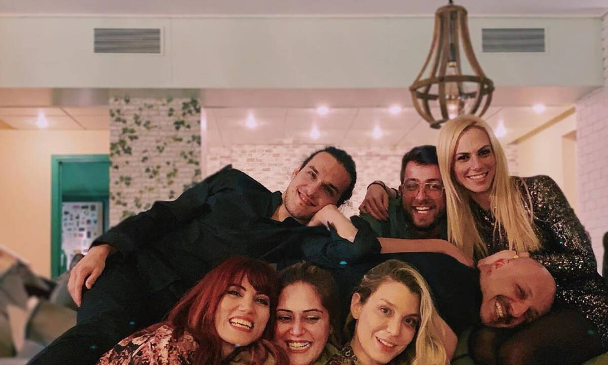 Σε χώρισε με SMS; Μην σκας, η Μαίρη Συνατσάκη έχει την λύση (+video)