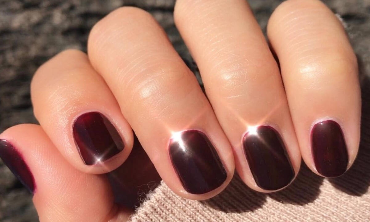 Αν ψάχνεις το πιο ωραίο μπορντό βερνίκι, θα το βρεις εδώ!