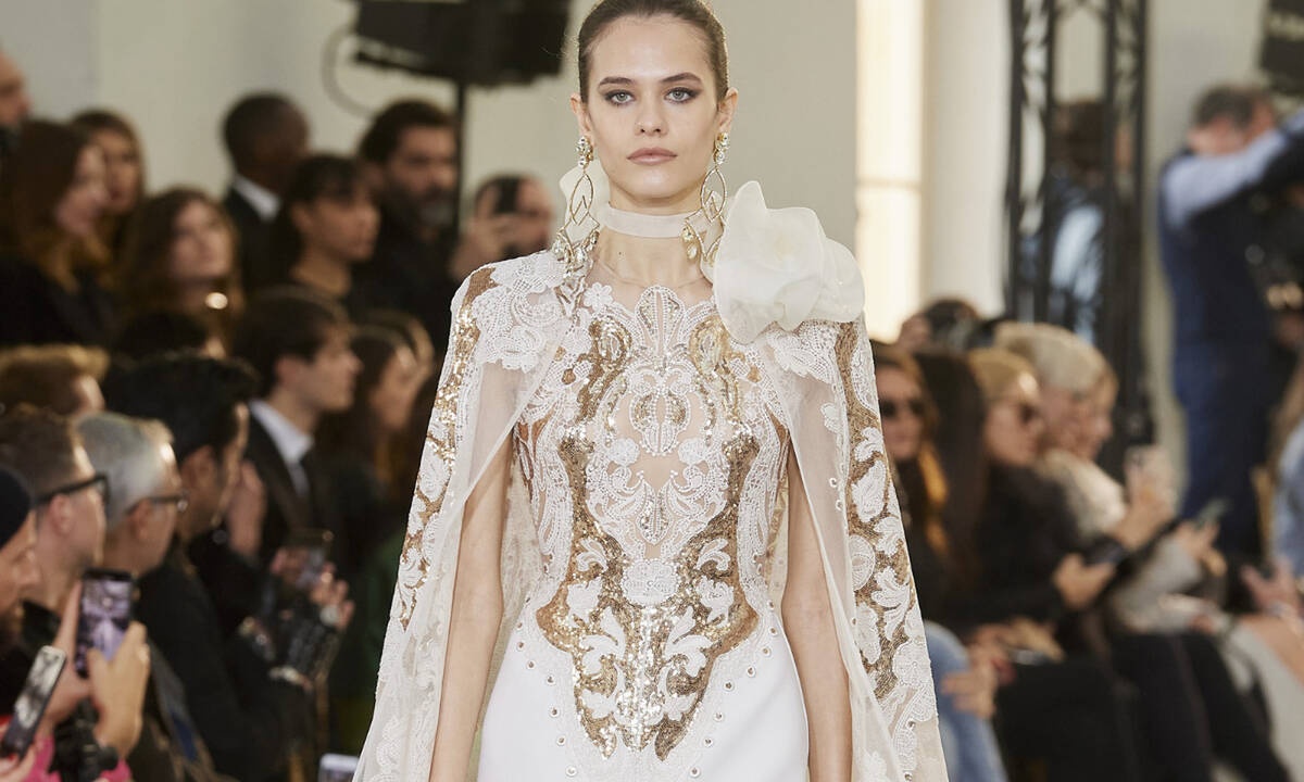 Ο σχεδιαστής Elie Saab μαγεύει με την νέα του συλλογή