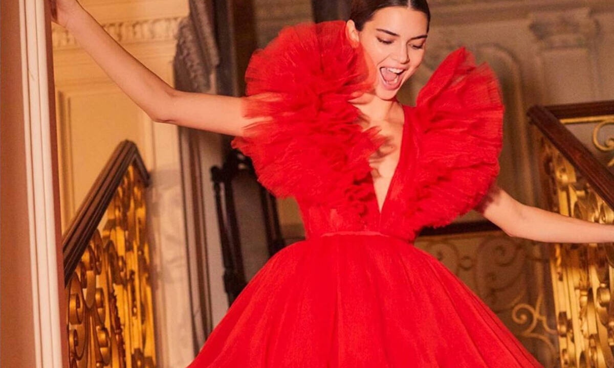 Ήταν Cheerleader η Kendall Jenner; Οι κινήσεις της μας άφησαν άφωνες