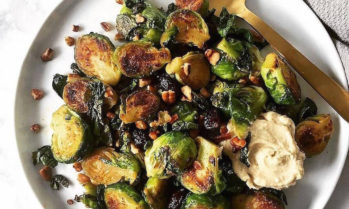 Αντιπαθείς τα λαχανάκια Βρυξελλών; Αυτή η συνταγή θα σε κάνει να τα λατρέψεις