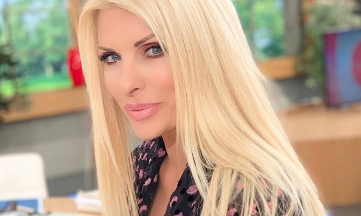 15 φορές που η Ελένη Μενεγάκη έβαλε φόρεμα και τρέλανε το Instagram με το κορμί της