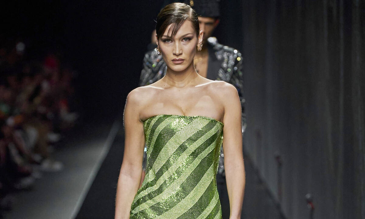 Η Donatella Versace στην φθινοπωρινή συλλογή της εξυμνεί τη διαφορετικότητα