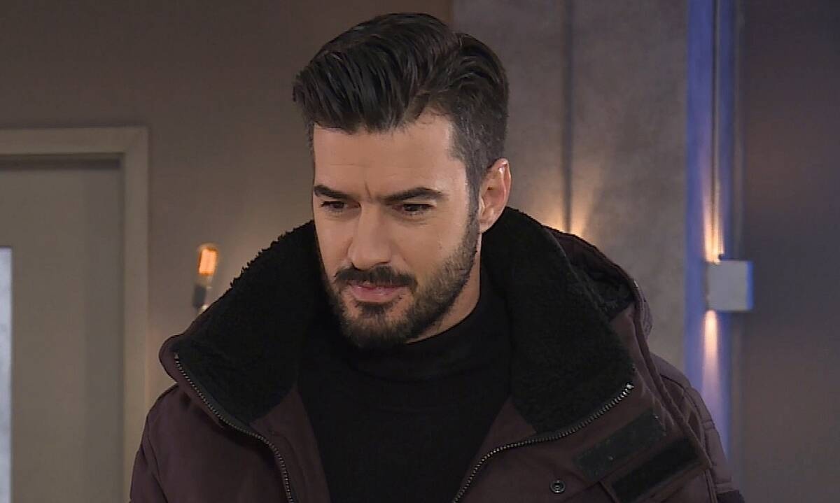 Έλα στη θέση μου: Ο Βλάσης προσπαθεί γι’ ακόμη μια φορά να ξεκαθαρίσει τα πράγματα με τη Μαρίνα 