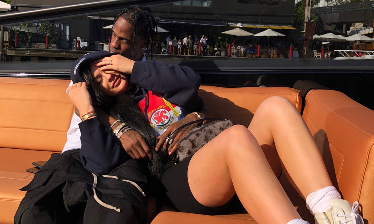 Kylie Jenner - Travis Scott: Τα νέα που περιμέναμε για τη σχέση τους έφτασαν και, ναι, είναι επίσημο