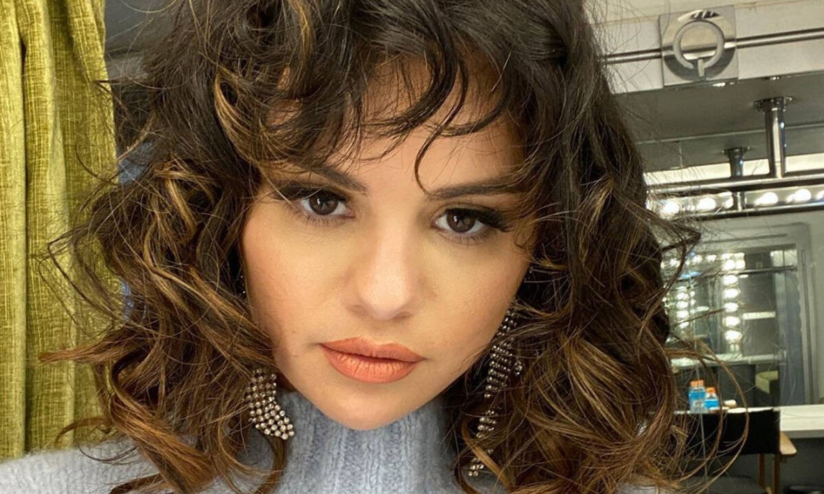 Το έγκλημα που συγκλόνισε τη Selena Gomez και πώς σχετίζεται με αυτό