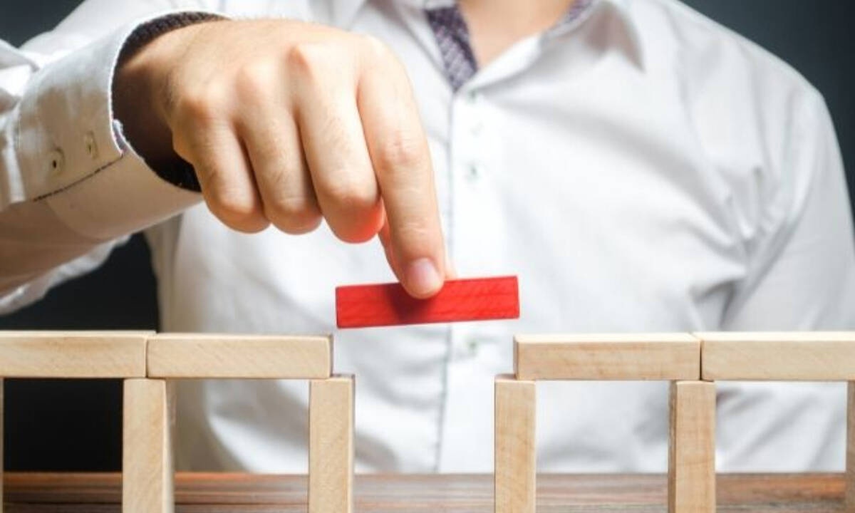 Σήμερα 10/03: Κάνε κι εσύ ένα βήμα πίσω