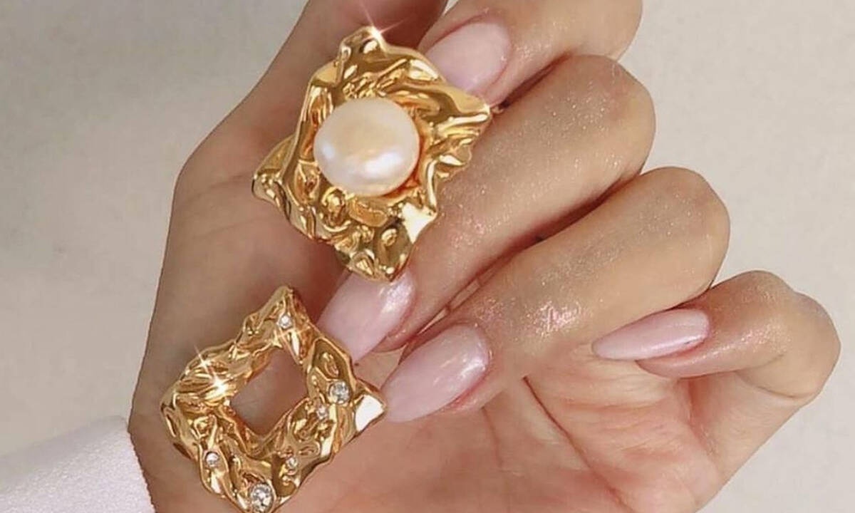 Τα cuticle shadow nails είναι το νέο trend στα νύχια