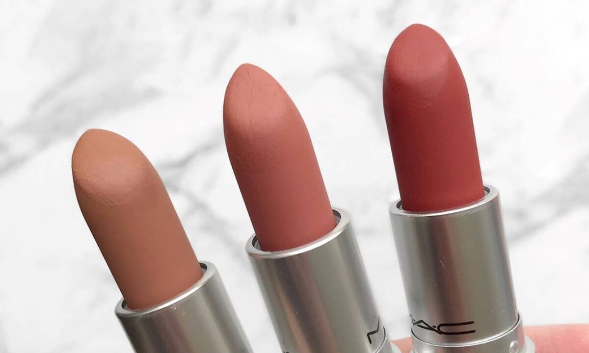 Shopping guide: Τα πιο ωραία nude κραγιόν της αγοράς