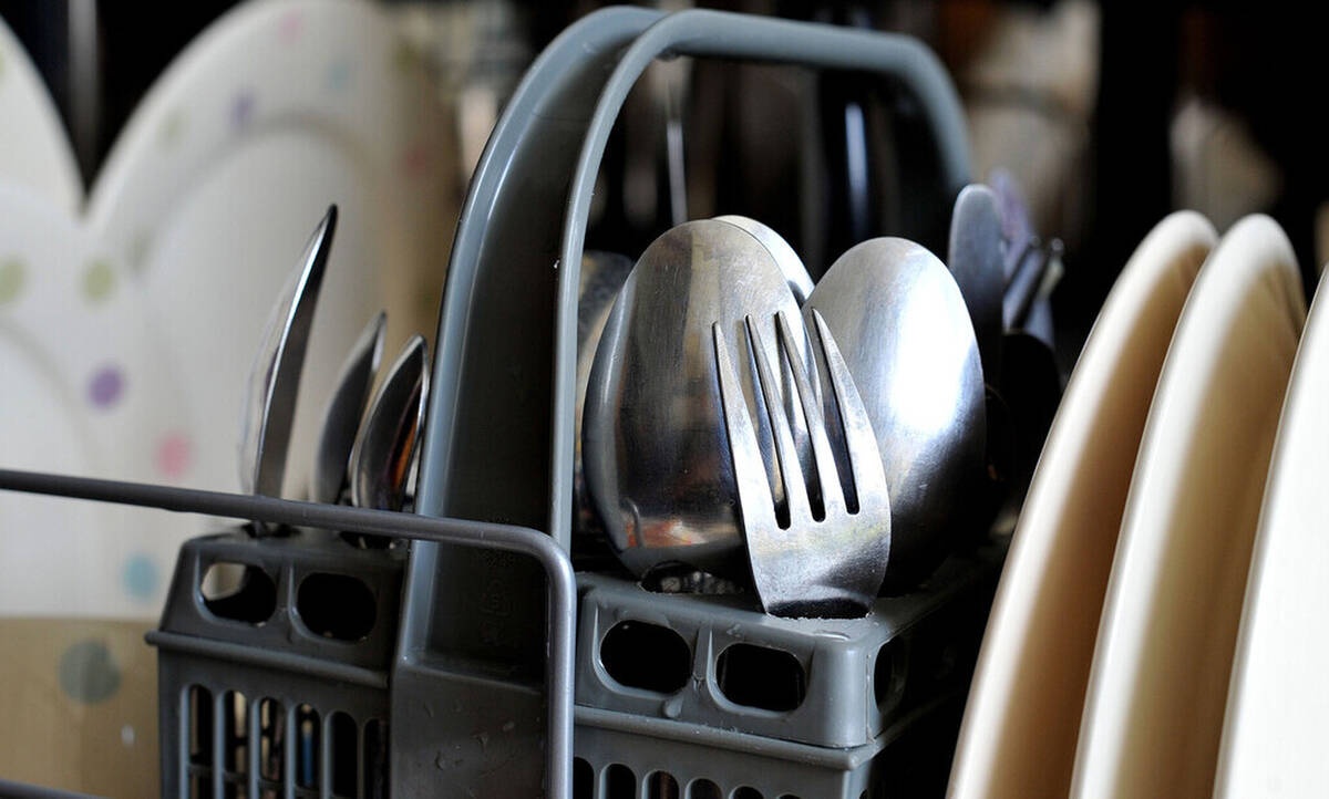 Το μεγάλο μυστικό για να έχεις πάντα καθαρά πιάτα και ποτήρια