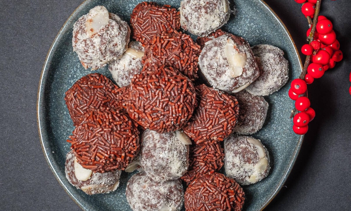 Τρουφάκια με ρούμι και σοκολάτα