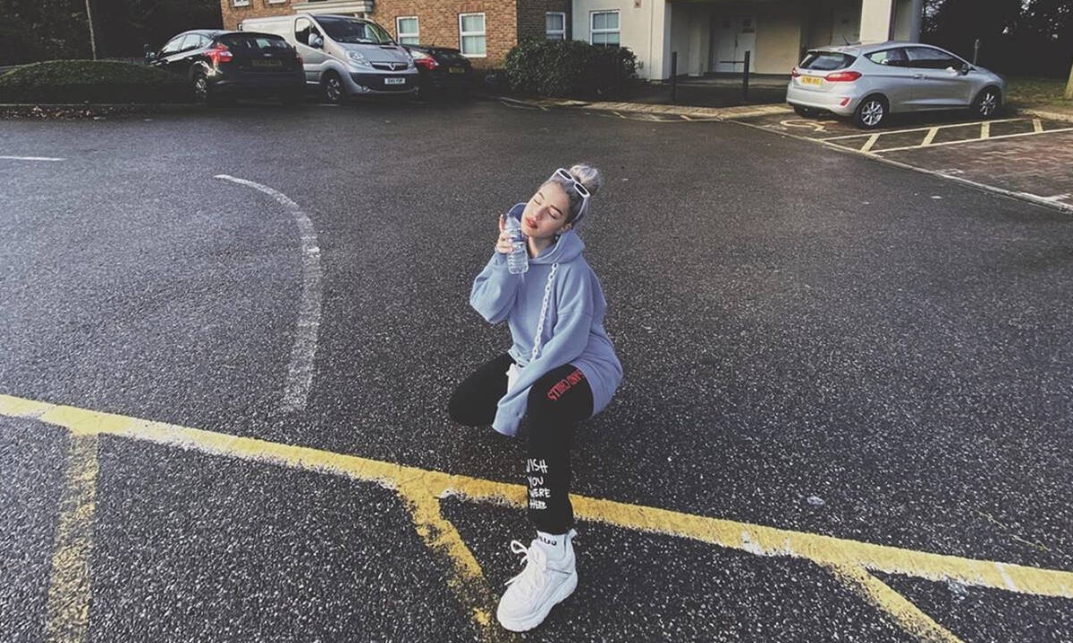 Η Natasha Kay μας έδειξε για πρώτη φορά τους γονείς της