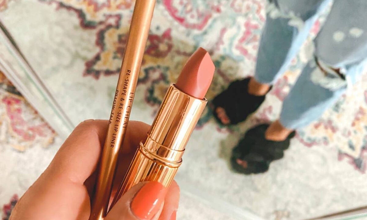 Πώς θα βάζεις μολύβι χειλιών σαν επαγγελματίας