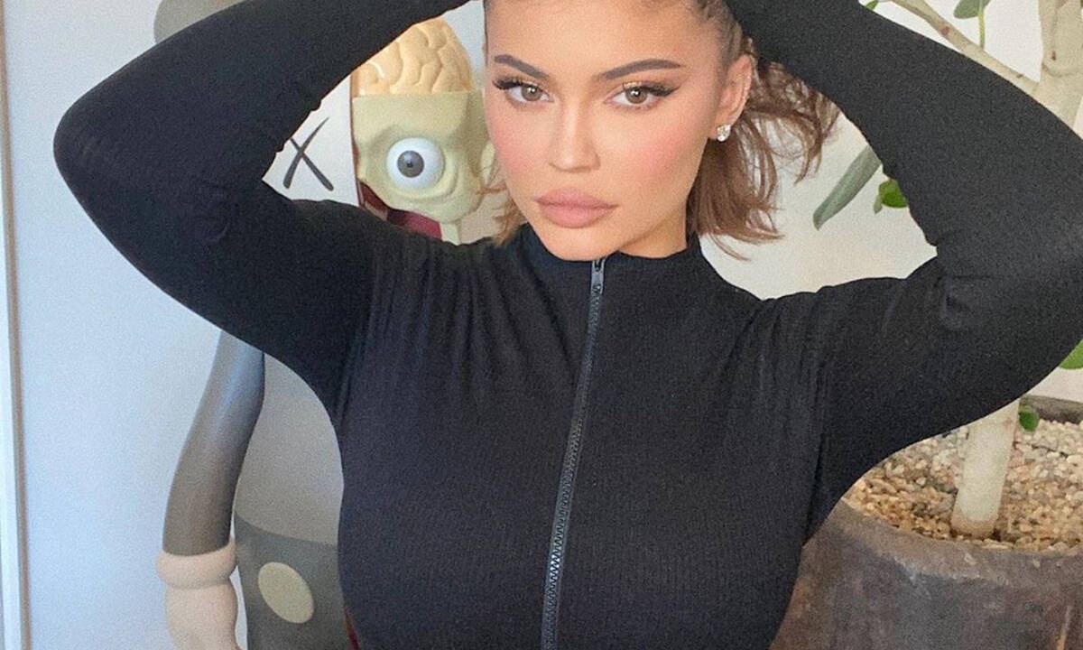 Η Kylie Jenner τρόλαρε τη μαμά της με το πιο αστείο -κι αηδιαστικό- τρόπο