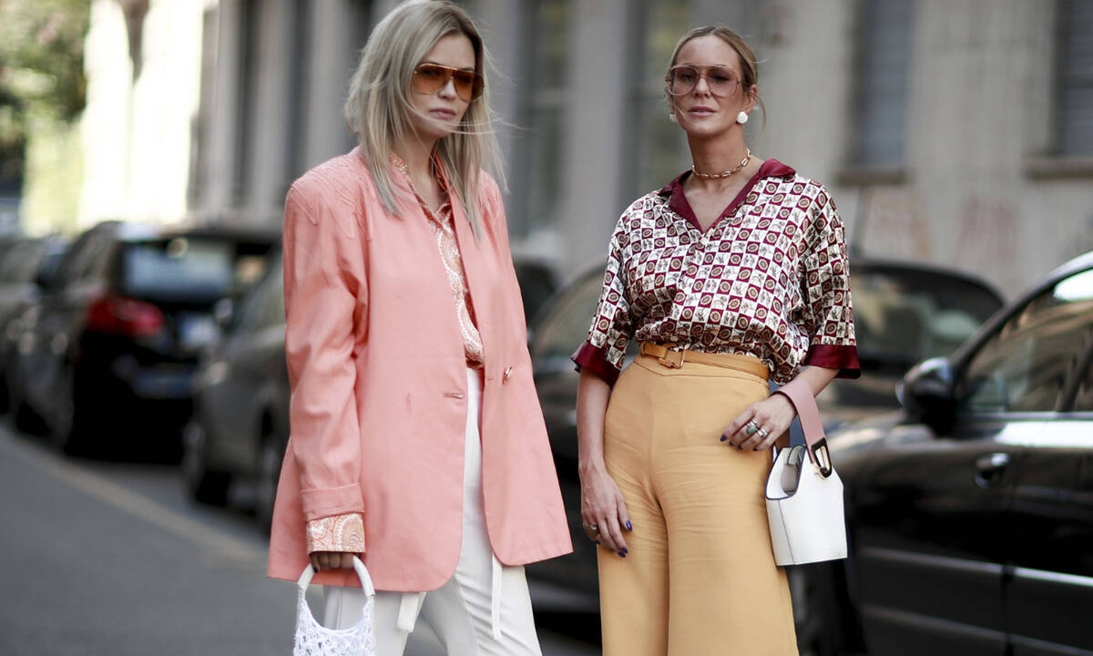 5 τρόποι για να φορέσεις τα λευκά σου sneakers μέσα στην άνοιξη