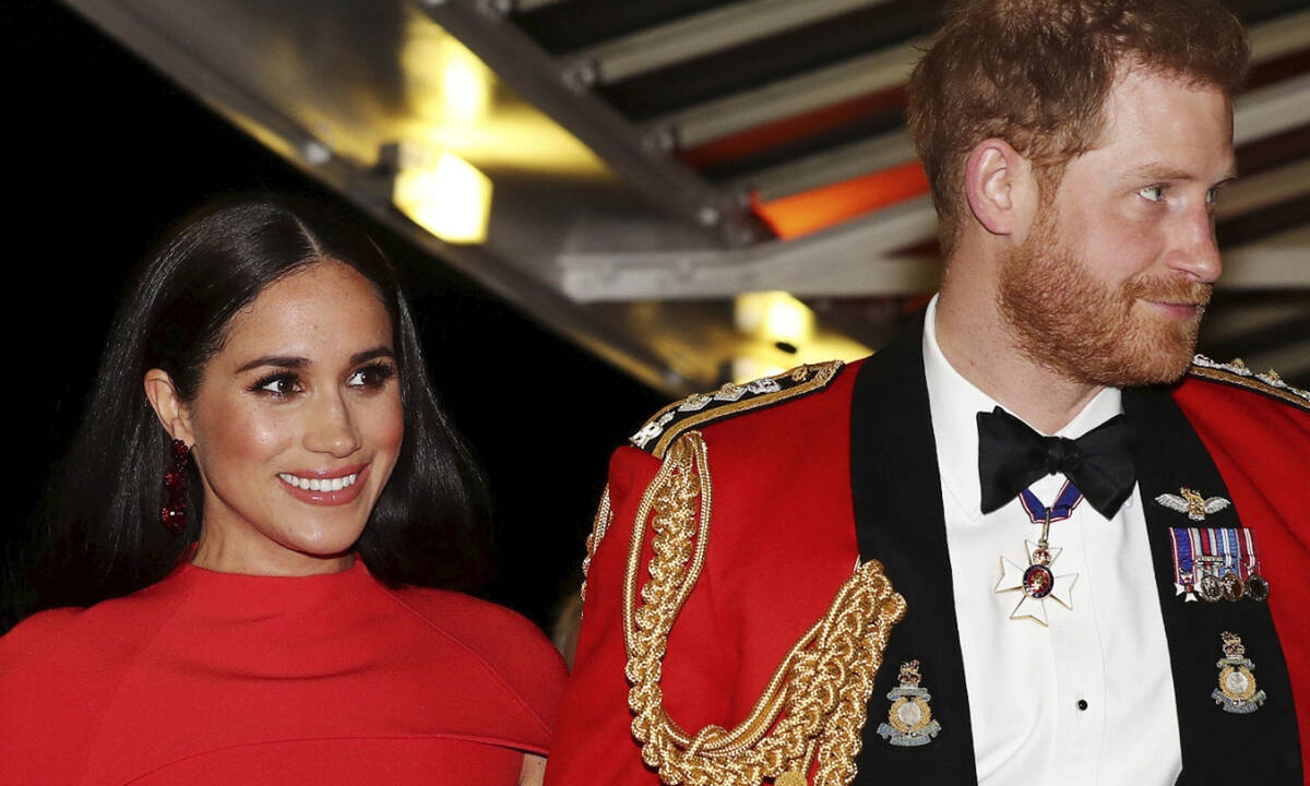 Η Meghan Markle πιο γυμνασμένη από ποτέ στη νέα βόλτα με τον Harry στο LA