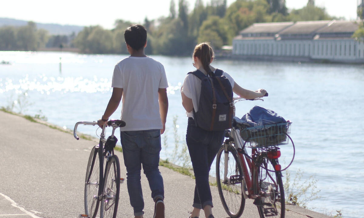 Γιατί όταν είσαι σε σχέση σε φλερτάρουν περισσότερο;