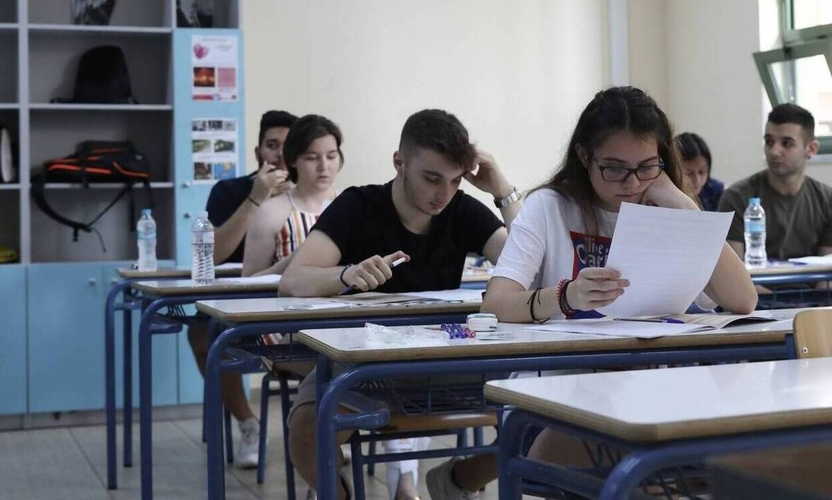 Κορονοϊός - Σχολεία: Εισηγήσεις, «αγκάθια» και κρίσιμες ημερομηνίες - Τι θα γίνει με τις πανελλήνιες