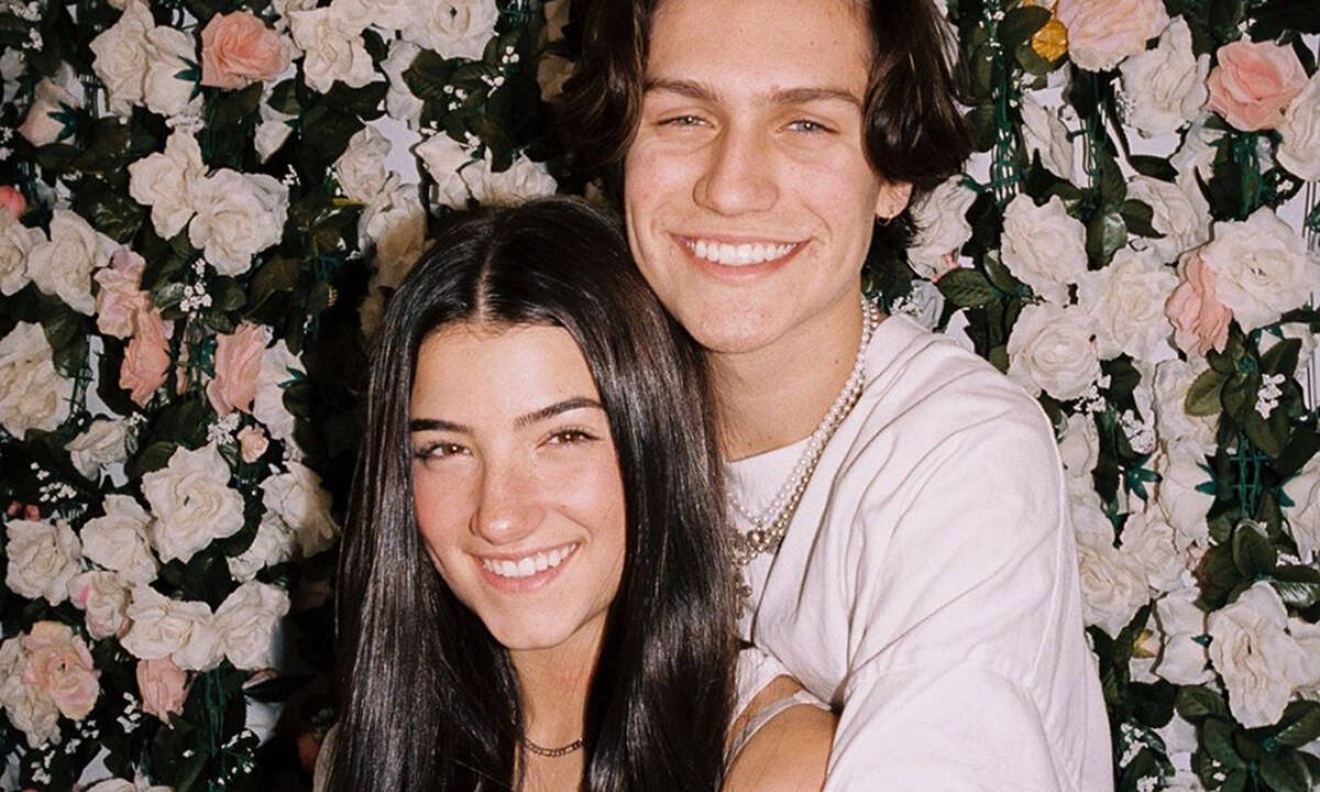 Charli D'Amelio και Lil Huddy: Το πιο διάσημο ζευγάρι του Tik- Tok χώρισε και ξέρουμε όλο το story